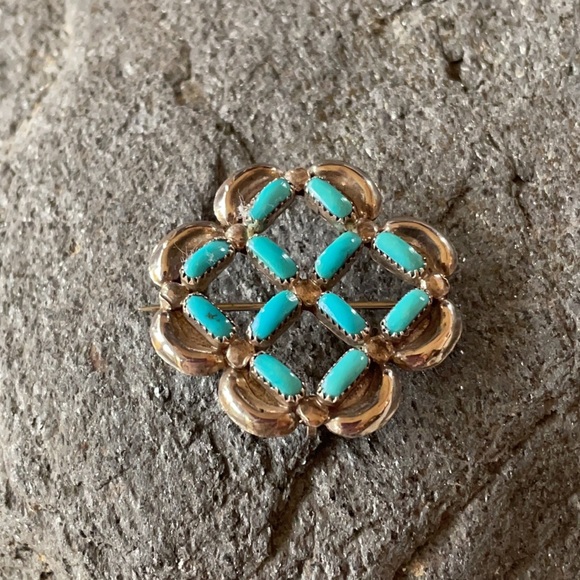 Vintage Zuni Native American Turquoise Needlepoint Pin Pendant - Picture 11 of 13